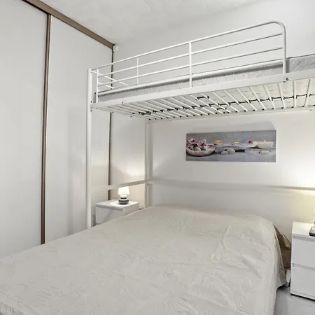 Beau 46m² Piscine Proche Centre Apartment *